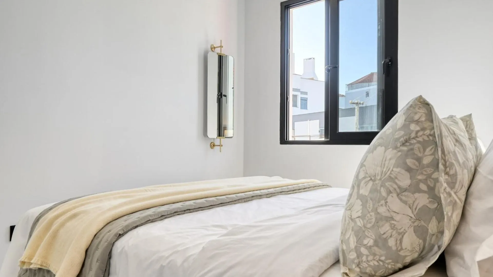 Beco Santa Emilia 2H, A Home In Madeira Funchal  Apartment